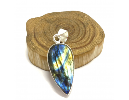 LABRADORITE BRUT SERTI