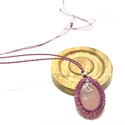 QUARTZ ROSE EN COLLIER MACRAMÉ